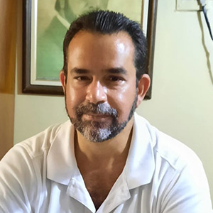 Dr. Iury Rocha